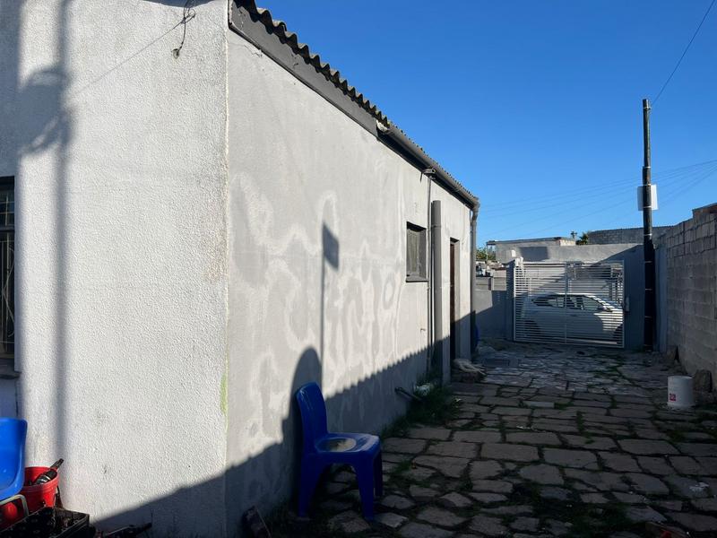 2 Bedroom Property for Sale in Guguletu Western Cape